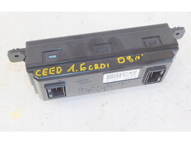 Дисплей 957101H100 KIA Ceed