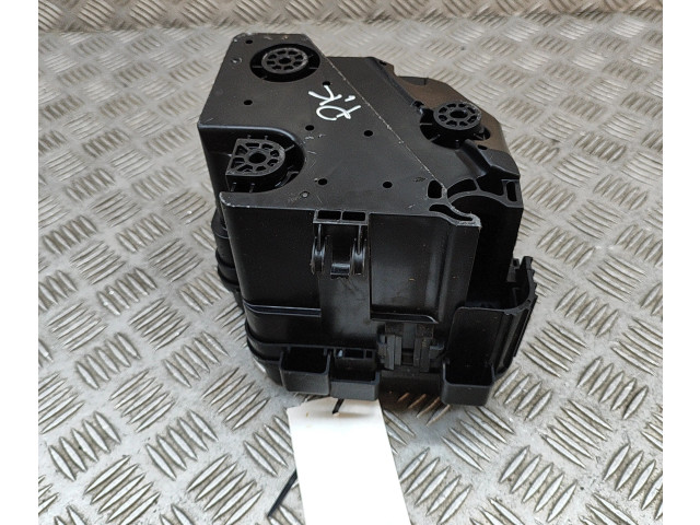 Блок предохранителей 8238039020, 8238139110 SsangYong Korando