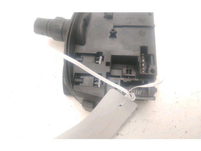 Ручка стеклоочистителей 8201590631 Renault Clio III