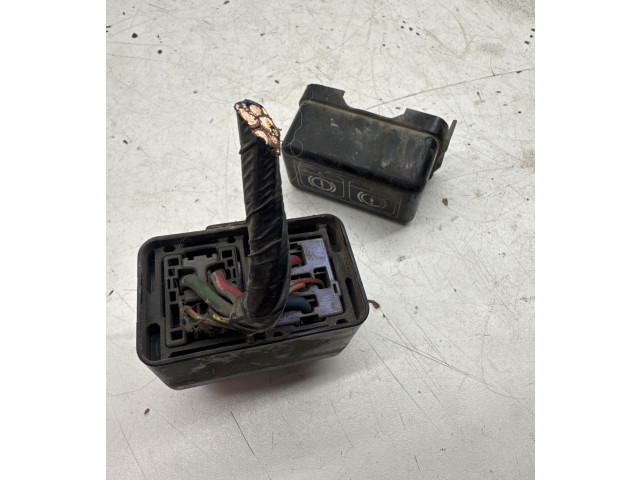 Pojistková skříňka 0568002920, MR301971 Mitsubishi Pajero 2003