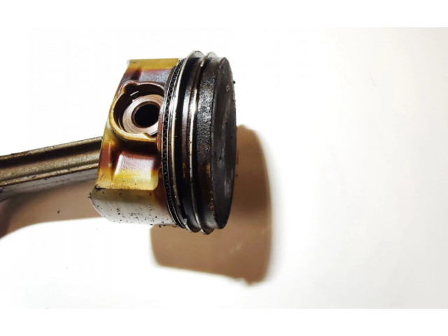 Píst    Saab 9-3 Ver2     