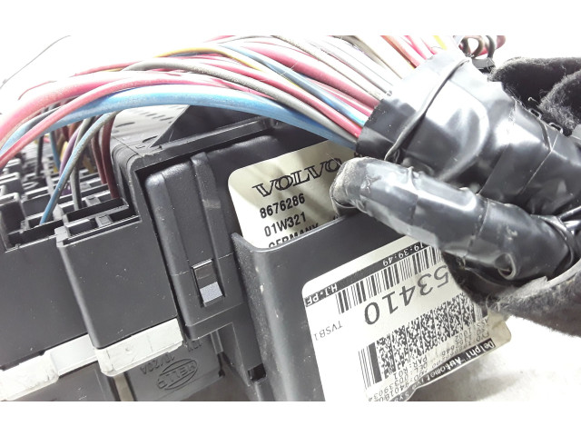 Блок предохранителей 8676286, 8645729 Volvo S80