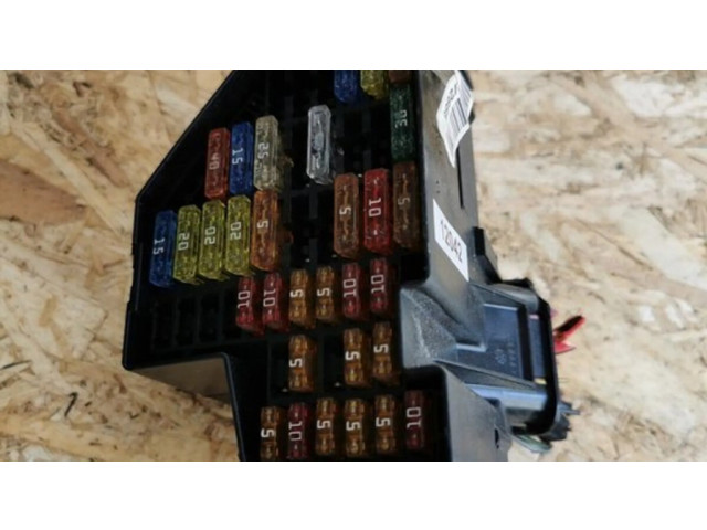 Блок предохранителей  3C1941823   Volkswagen PASSAT B6    