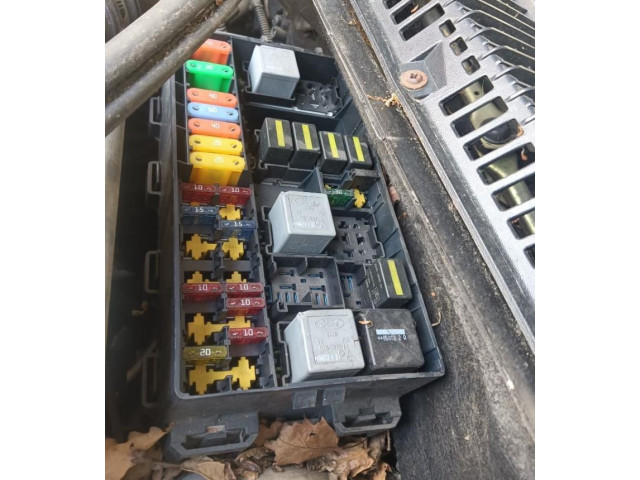 Блок предохранителей    Ford Transit -  Tourneo Connect    