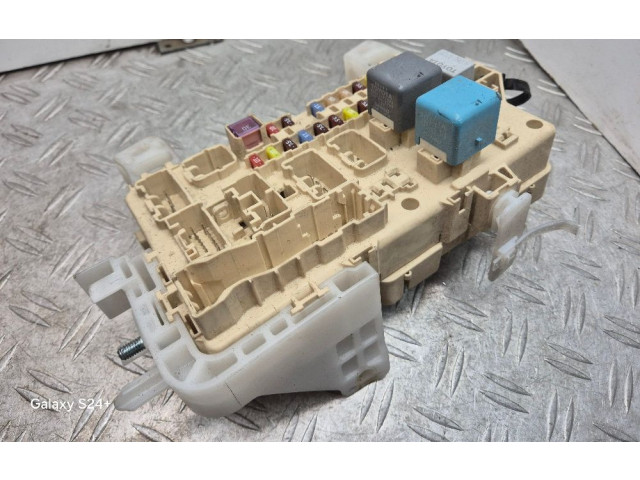 Блок предохранителей 892210F010 Toyota Corolla Verso AR10