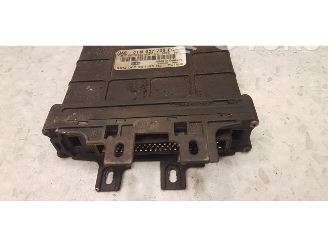 Радио/ проигрыватель CD/DVD / навигация 01M927733EQ Volkswagen Golf IV