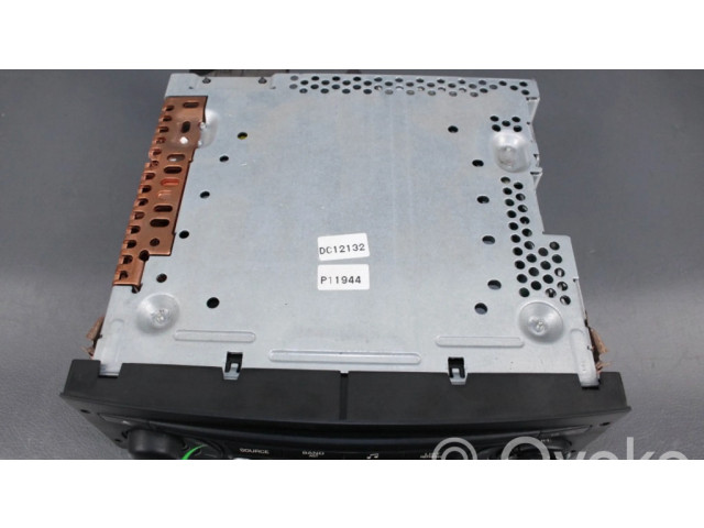 Радио/ проигрыватель CD/DVD / навигация