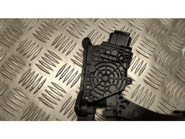 Педаль акселератора