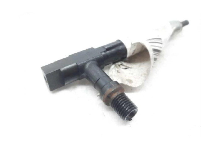 Vstřikovač RF2A13H50   Mazda 323 F     