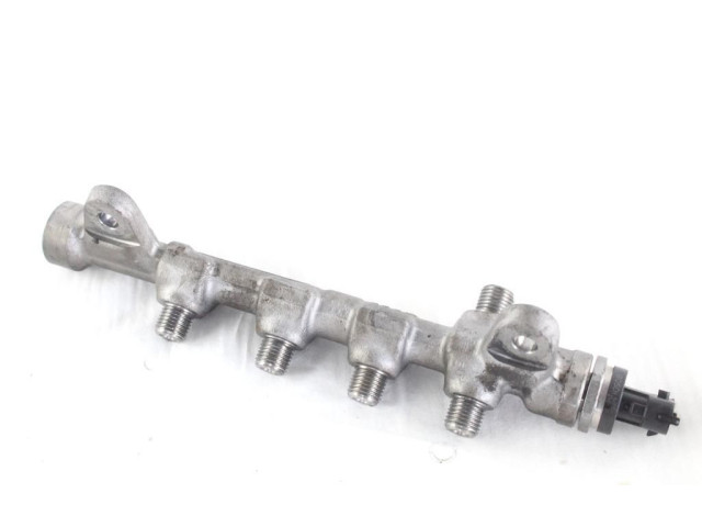 Топливная рампа 55215208 Lancia Delta