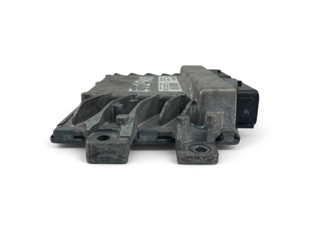 Блок управления двигателем Блок управления S118303156A, 8201051558   Dacia Logan II