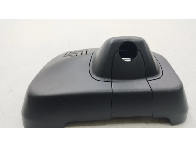 Другая деталь салона