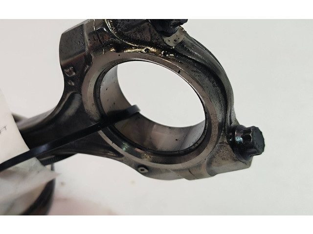 Шатун      Maserati Quattroporte  