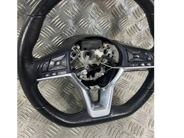 Руль     Nissan Leaf II (ZE1) 