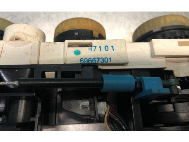 Блок управления климат-контролем 69667301, 69657032   Mitsubishi Colt