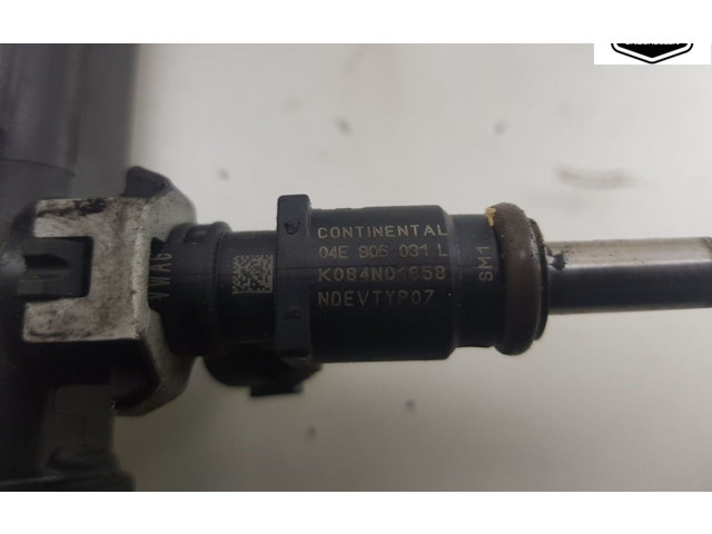 Топливная рампа 04E906031L, 04C133313AH Skoda Fabia Mk3 (NJ) для двигателя CHYB