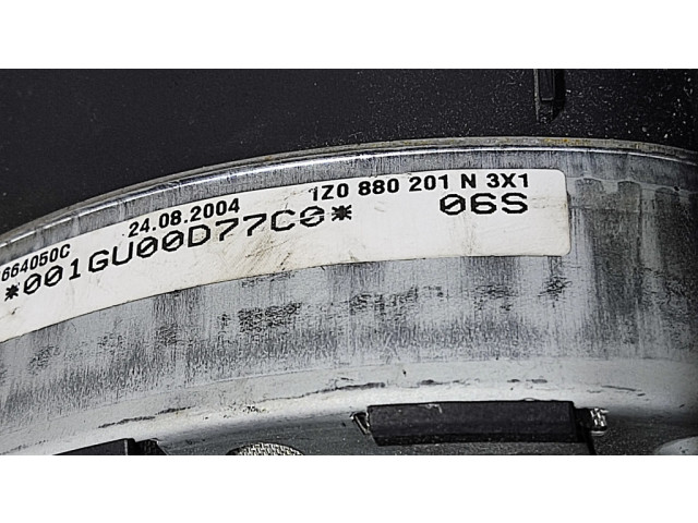 Подушка безопасности водителя 1Z0880201N Skoda Octavia Mk2 (1Z)