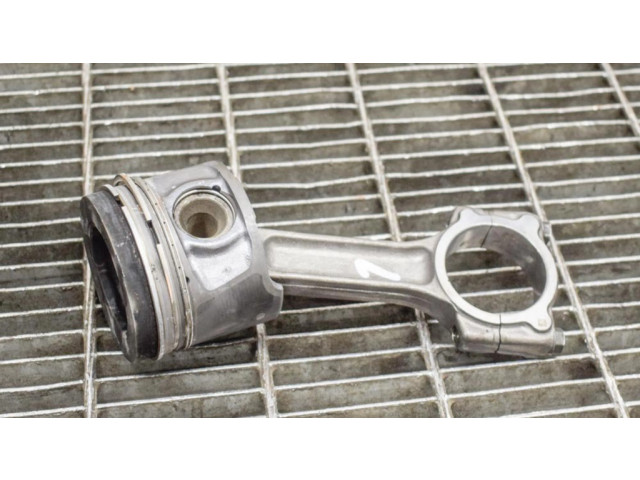 Píst 121008820R, 120A16959R   Dacia Sandero  pro naftový motor 1.5 K9K 612 