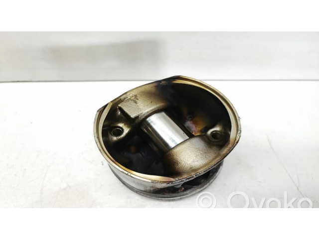 Píst BMW 5 F10 F11 pro naftový motor 2.0 N47D20C