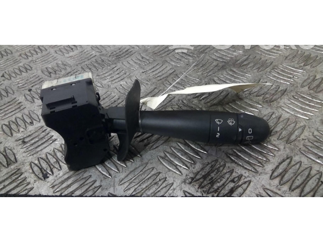 Ручка стеклоочистителей 7701051760 Renault Clio II