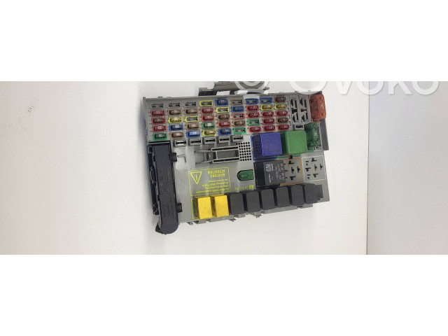 Pojistková skříňka 24412497 Opel Zfira A 2000