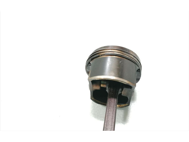  Поршень с шатуном    Ford Ka  