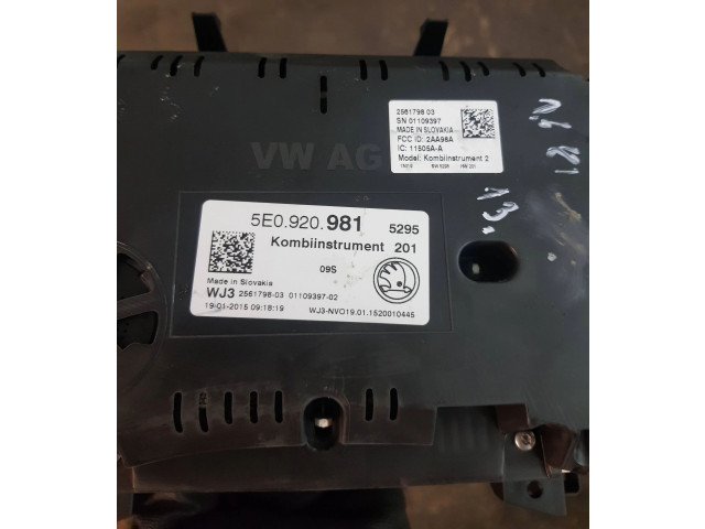 Панель приборов 5E0920981   Skoda Octavia Mk3 (5E)       