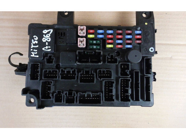 Блок предохранителей 8637A869 Mitsubishi Outlander