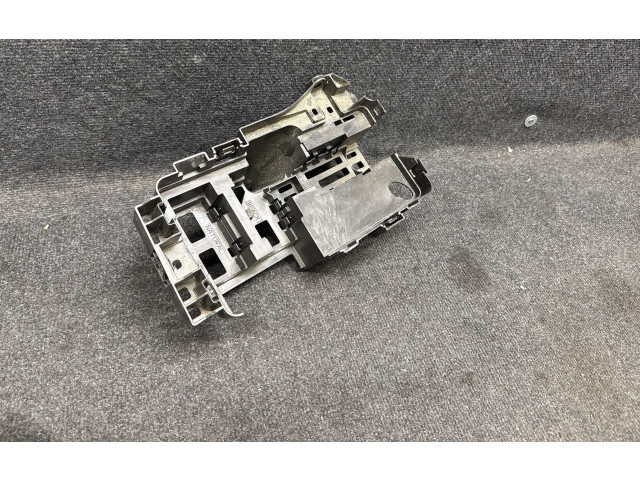 Pojistková skříňka Ford Explorer VI 2021