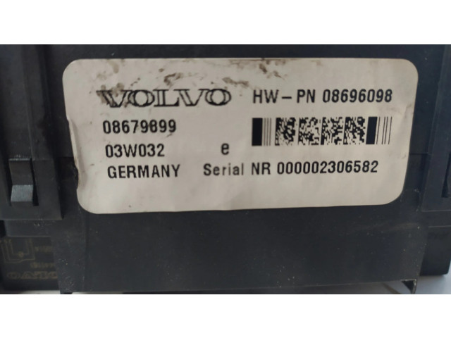 Блок предохранителей 08679899, 03W032   Volvo XC90    