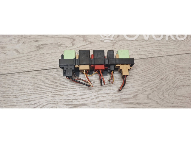 Блок предохранителей 7n0937503a   Skoda Yeti (5L)    