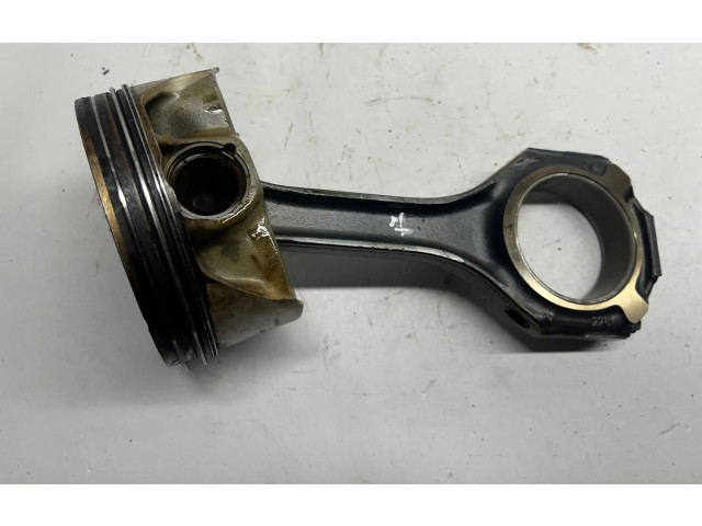 Píst A1570300517, A2780300320 Mercedes-Benz CLS C218 X218 M 157.981