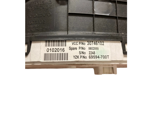 Панель приборов 30746102, 8602885   Volvo V70       