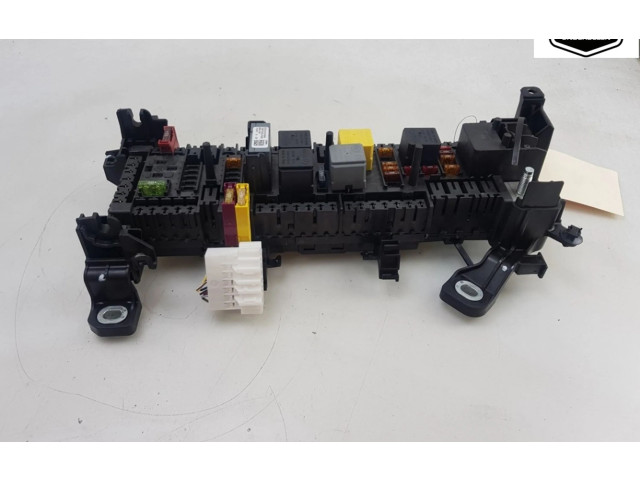 Блок предохранителей A2469067200, A2465400240 Mercedes-Benz A W176