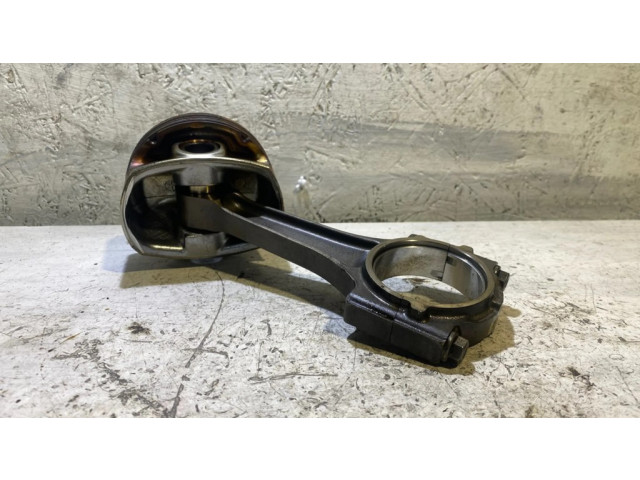 Píst A1467010900 Dodge Challenger pro benzínový motor 5.7