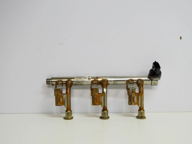 Топливная рампа CM5G9H487HD, BM5G9F972BA Ford Ecosport 1.0