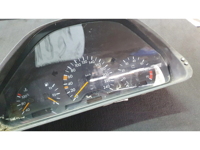 Přístrojová deska Mercedes-Benz E W210 2000 A2105404947, 88311256