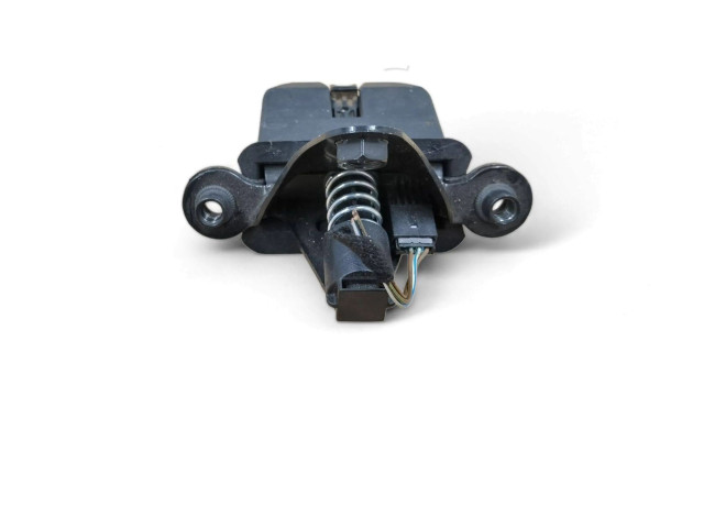 Замок багажника 1Z5827501D Skoda Octavia Mk2 (1Z) 2004 - 2013 года