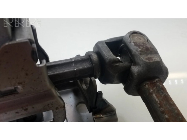 Крестовидная связь оси рулевого колеса