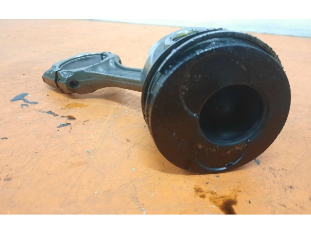 Píst 028H, 028H Volkswagen PASSAT B5.5