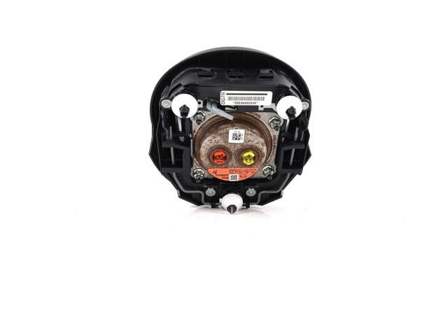 Подушка безопасности водителя DG7R57K00A Mazda 2