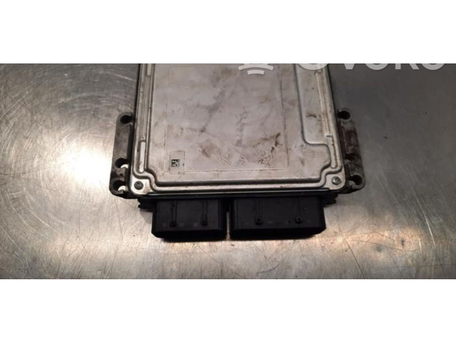 Блок управления двигателя 9833749880   Peugeot Expert