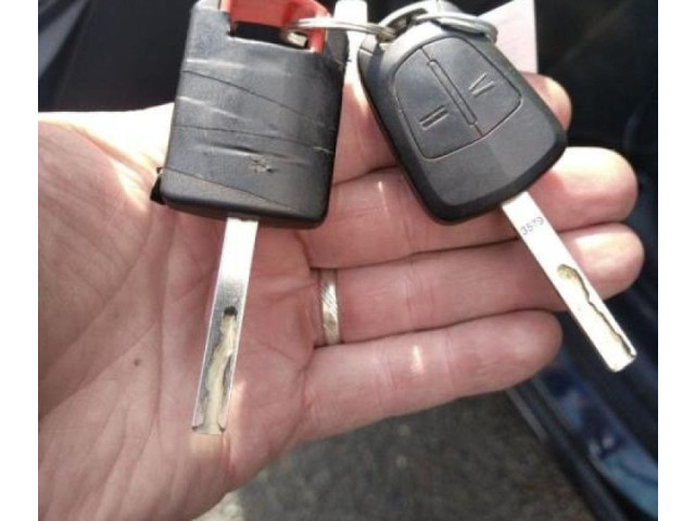 Моторчик дворников     Opel Meriva A