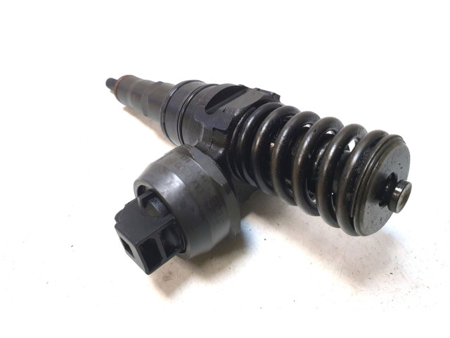 Vstřikovač 036130073AJ Audi A4 S4 B6 8E 8H AVB