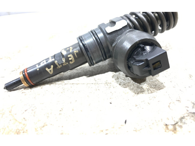 Форсунка 038130073AG    Volkswagen Jetta V   