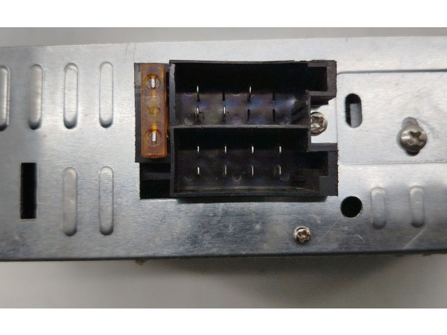 Радио/ проигрыватель CD/DVD / навигация    Renault Clio I       