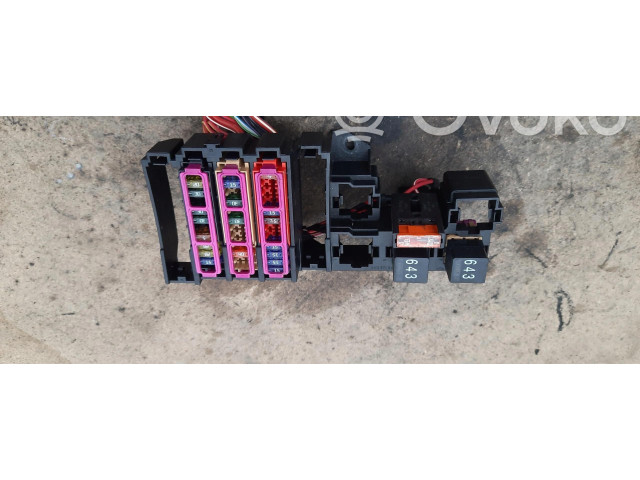 Блок предохранителей 8K0971845A Audi Q5 SQ5