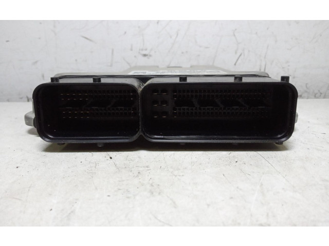 Řídící jednotka 03G906021PD Volkswagen Caddy 2008