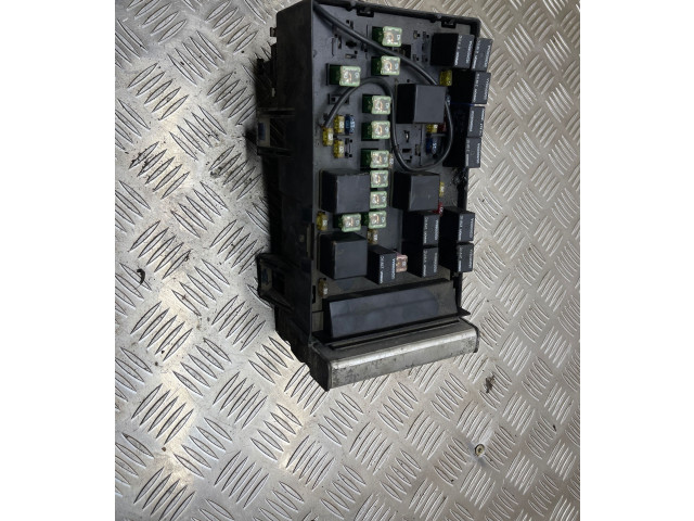   Pojistková skříňka 04869000AJ, T130202043   Dodge Grand Caravan 2002