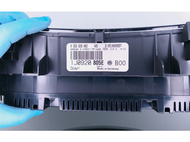 Панель приборов 1J0920805E   Volkswagen Bora       